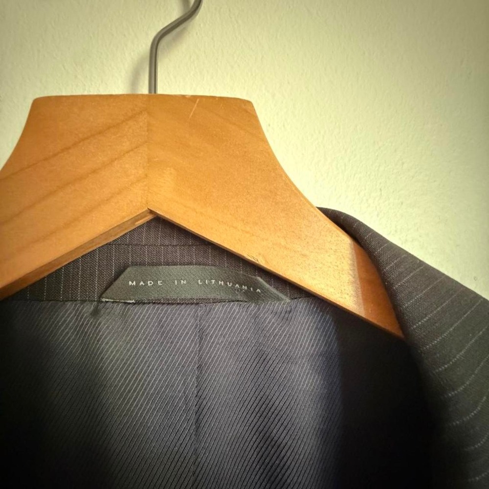 Hugo Boss mens pinstriped preppy blazer - Picture 5 of 6